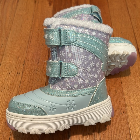 Disney Frozen II • light up winter boots with faux fur lining Size 9 - Picture 3 of 12